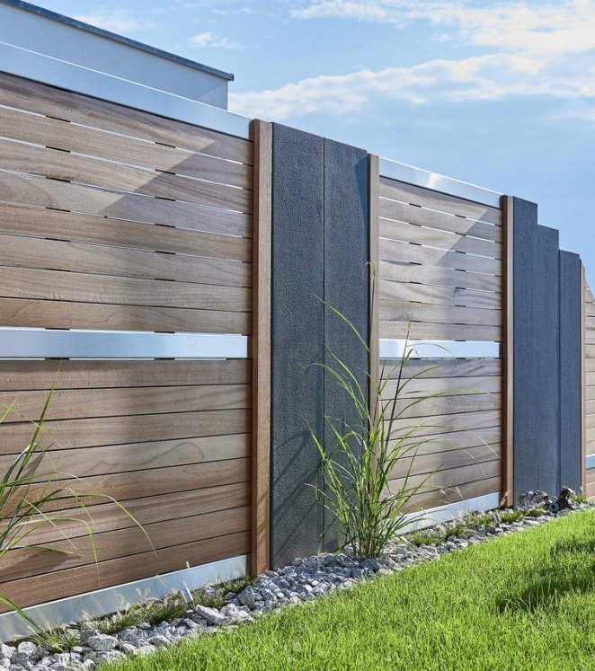 Sichtschutz aus Beton und IPE Holz Sichtschutz aus Beton und IPE Holz