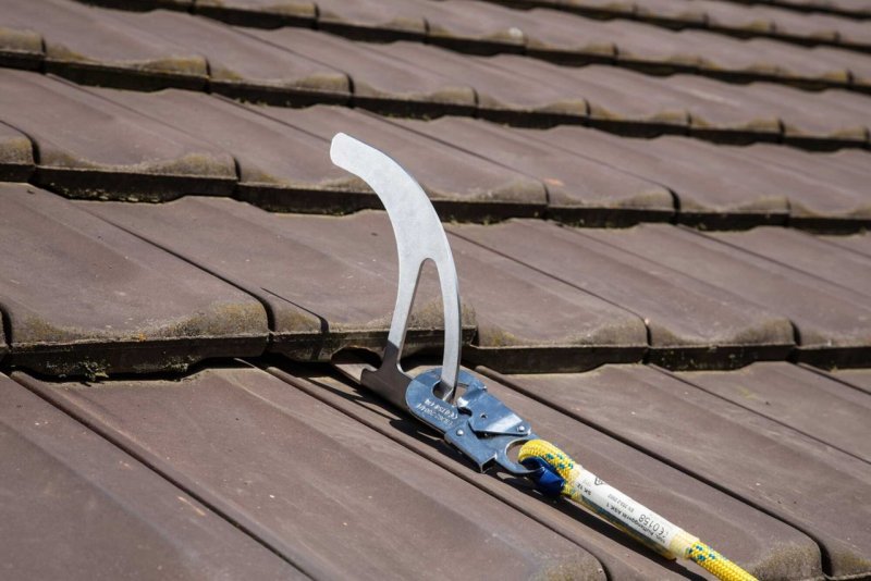 Einzelanschlagpunkt auf dem Ziegeldach