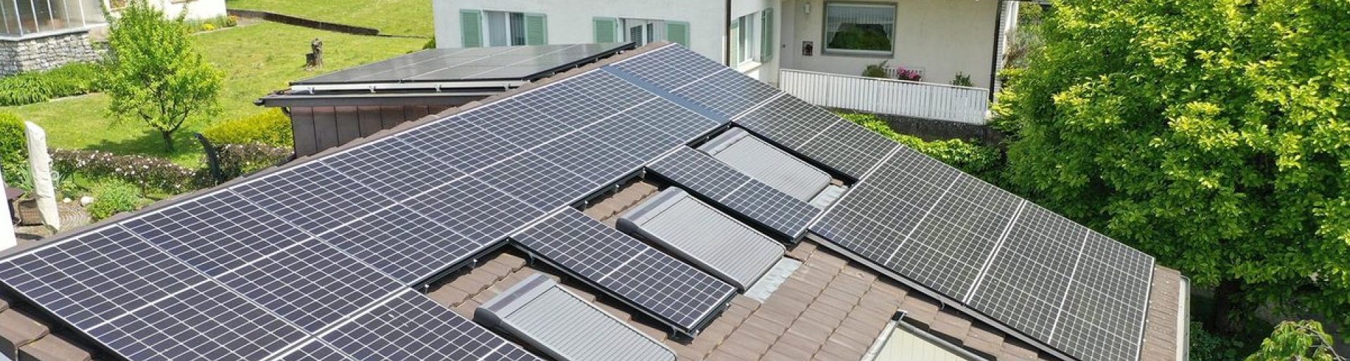 Solaranlage auf dem ganzen Dach