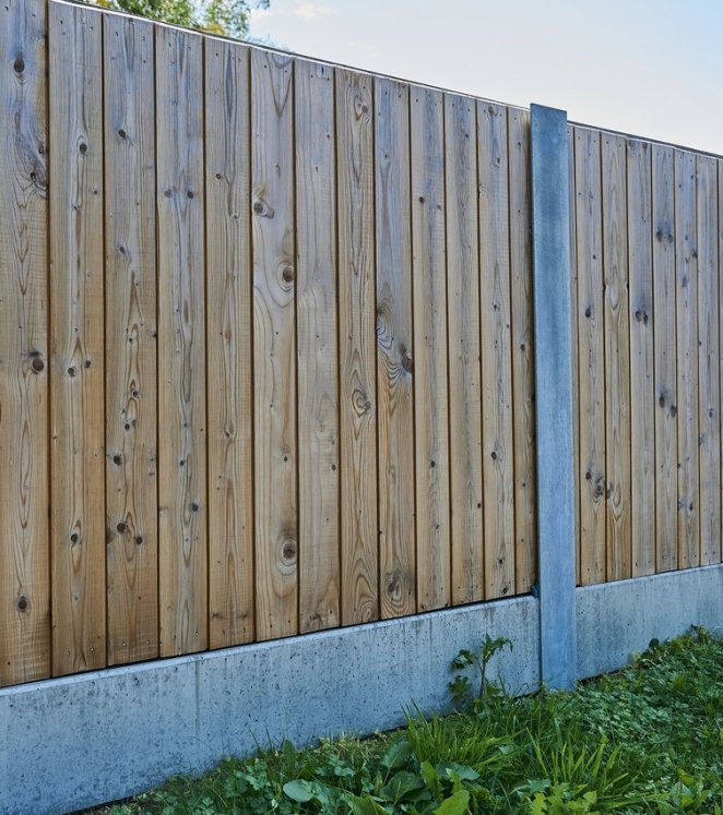 Lärm- und Sichtschutz als Holzpanelen