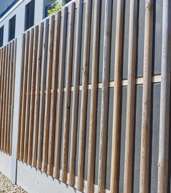 Lärm- und Sichtschutz aus Holz und Beton